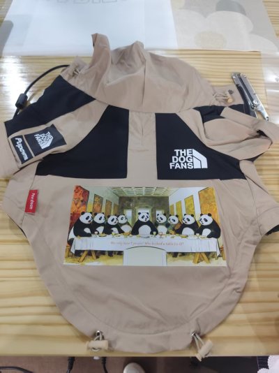 Nine pandas reserved a table for 18 people.-undefined